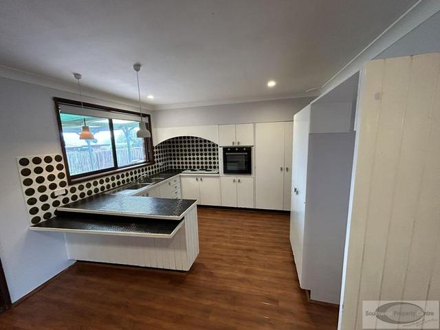 17 Cambewarra Street, NSW 2560