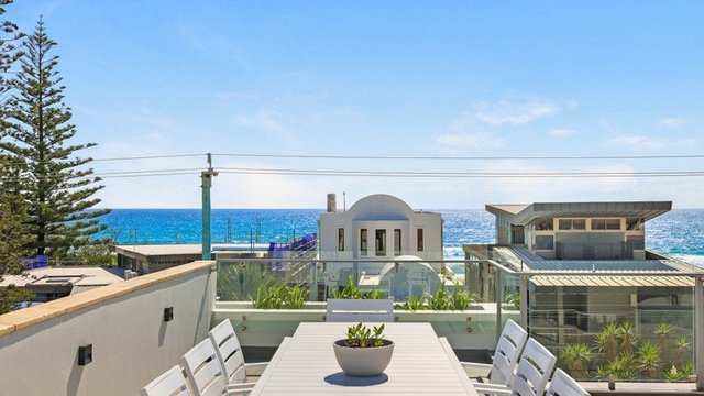 2/238 Hedges Avenue, QLD 4218