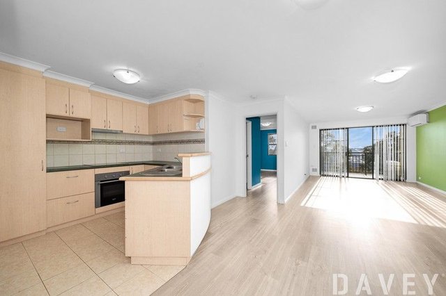 25/167 Grand Boulevard, WA 6027