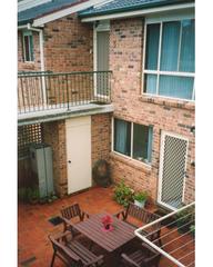 Courtyard & entrance (2004-01-23)