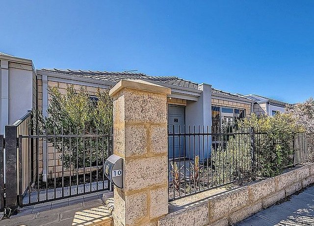 10 Wyperfeld Street, WA 6035