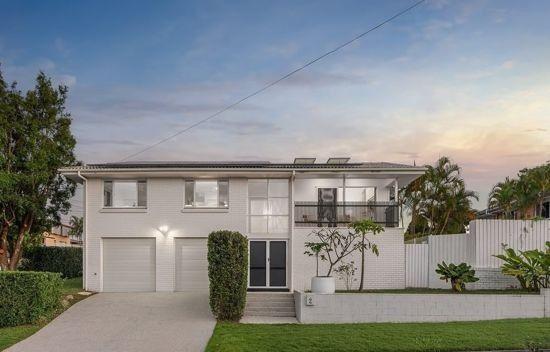 2 Danina Street Mansfield, QLD 4122