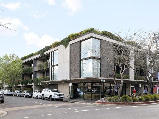 110/2 Pine Avenue, VIC 3184