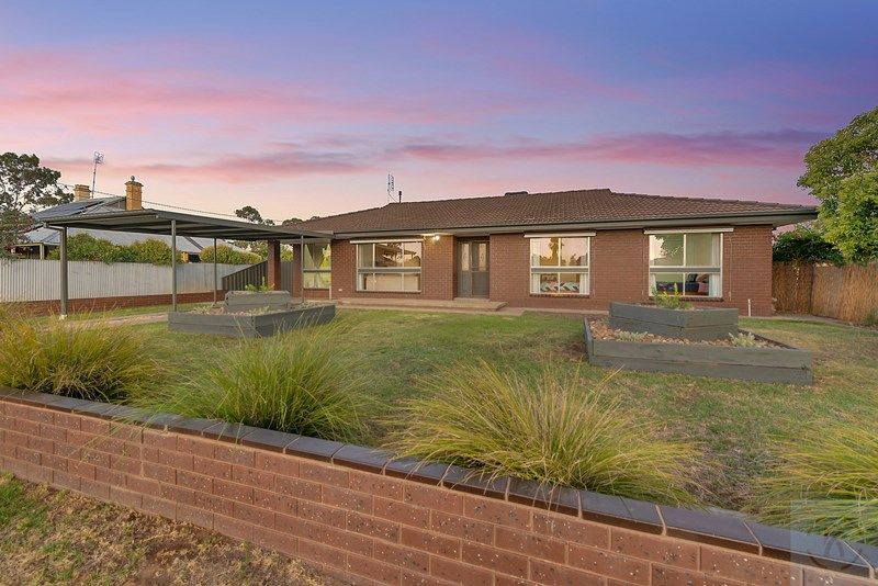 6 Barker Street Tocumwal NSW 2714 Allhomes