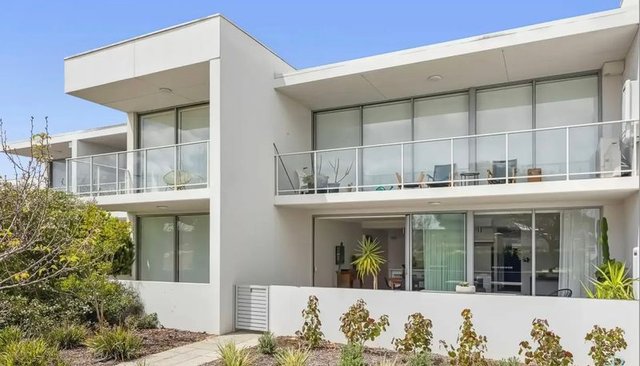 7/7 College Corner, WA 6163