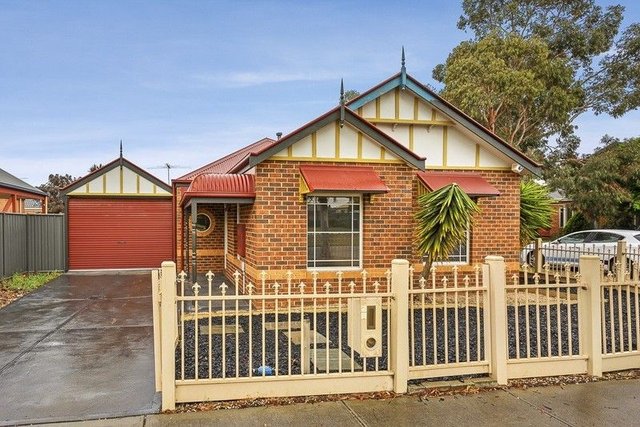 21 Dobell Crescent, VIC 3023