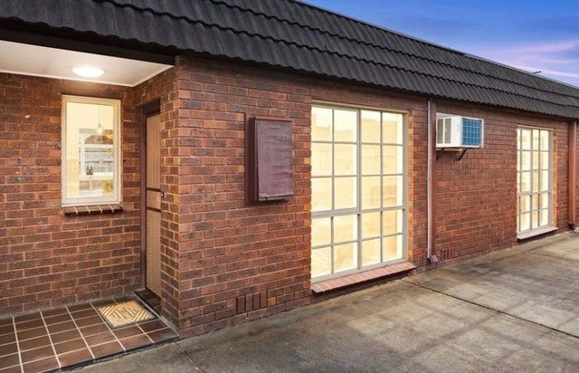 2/40 Crawley Street, VIC 3073