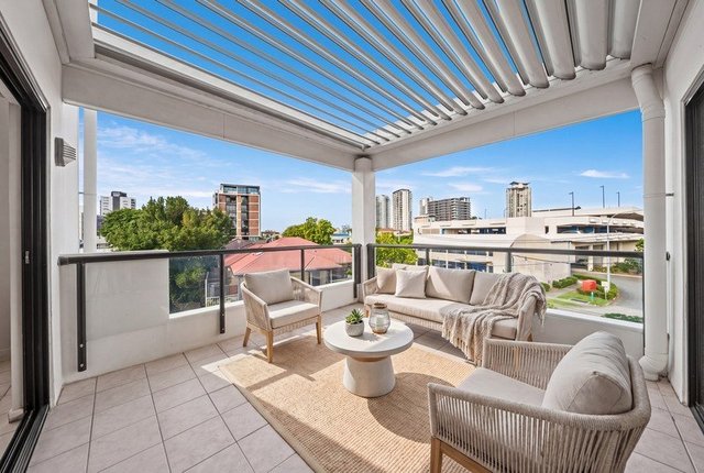 18/31-33 Railway Street, QLD 4215