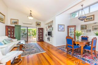 Living/dining area