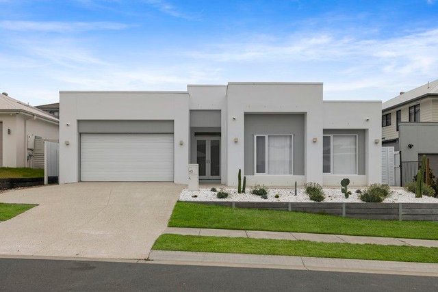 43 Sundown Circuit, QLD 4055