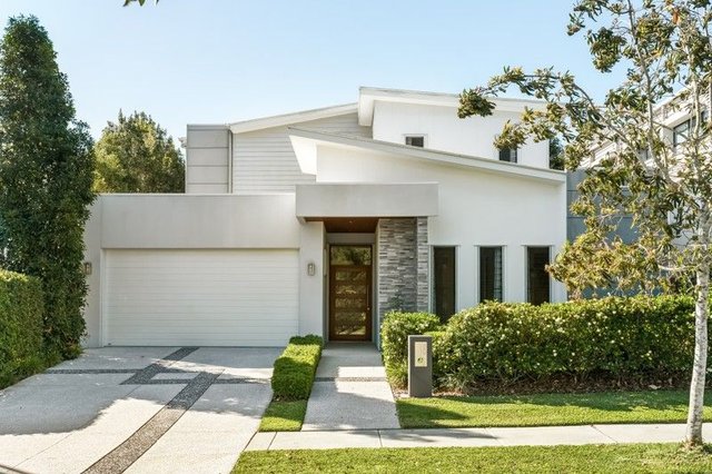 8 Sturt Place, QLD 4055