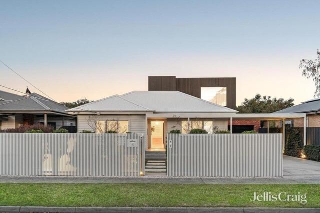 8 James Avenue, VIC 3195