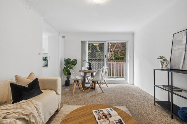 2/11 Edgeworth David Avenue, NSW 2077