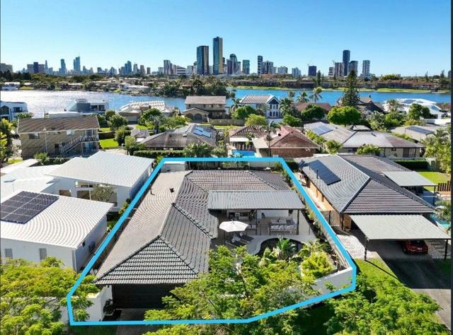 8 Tartan Court, QLD 4218