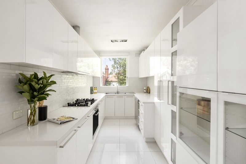 https://images.allhomes.com.au/property/photo/d4cbcf17f0b300f254a1e546f37249aa_hd.jpg