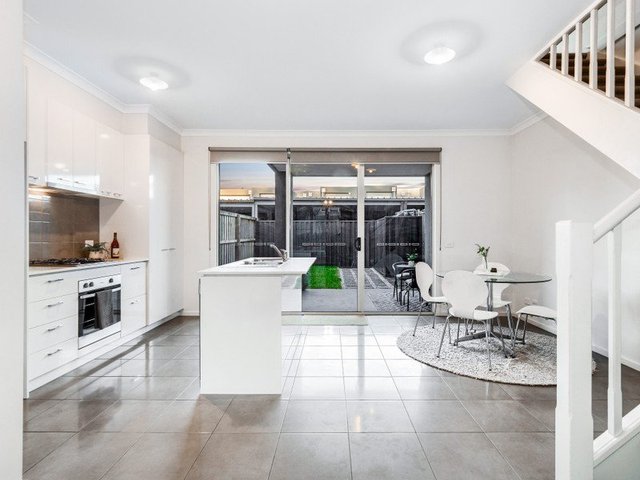 8 Pebblebeach Path, VIC 3977