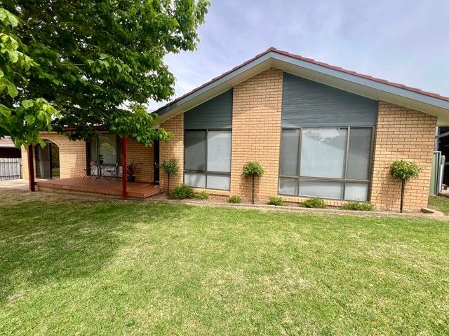 68 Blackett  Avenue, NSW 2594