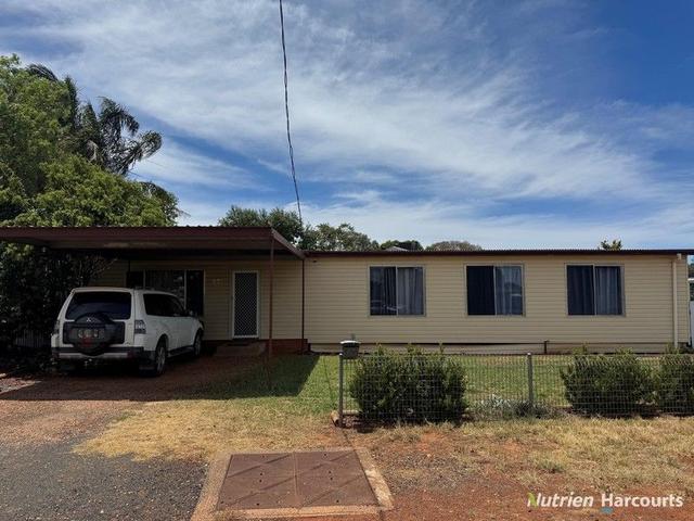 63 Becker Street, NSW 2835