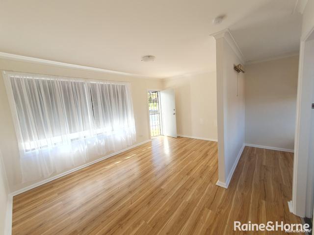 2/101 Kenna Street, NSW 2800