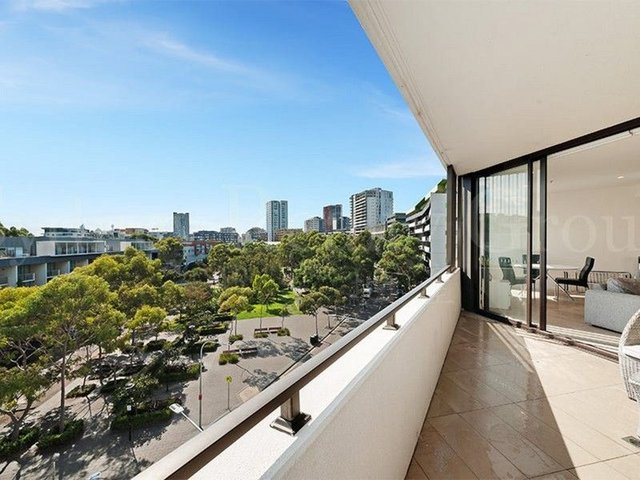 523/1 Hutchinson Walk, NSW 2017