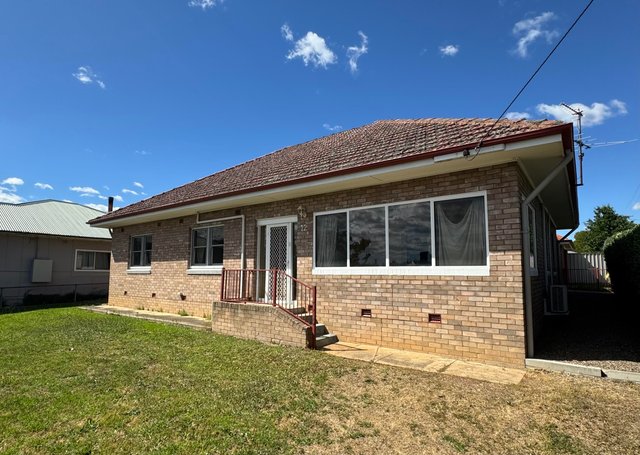 12 Currawong Street, NSW 2594