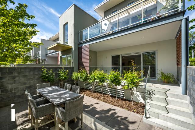 1/3 Taroona Place, ACT 2606
