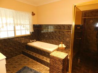 Bathroom (2017-07-04)