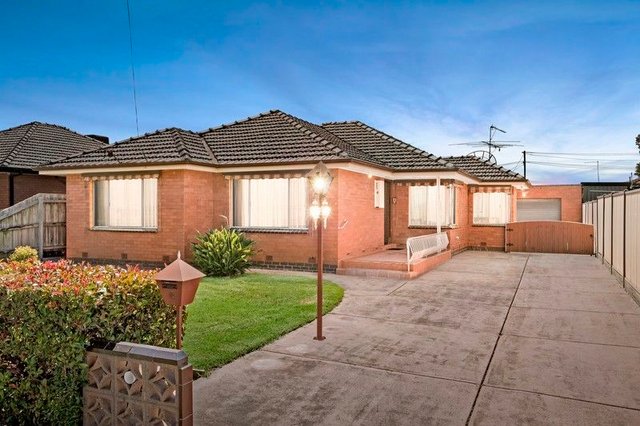 4 Melton Crescent, VIC 3075