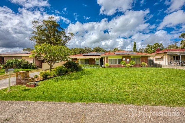 11 Railway Parade, WA 6218