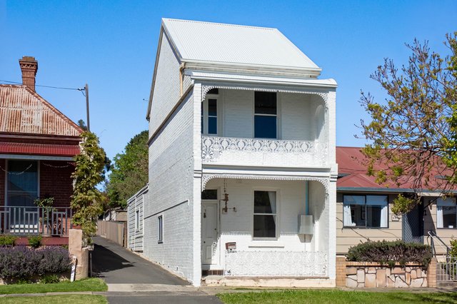 102 Clifford Street, NSW 2580