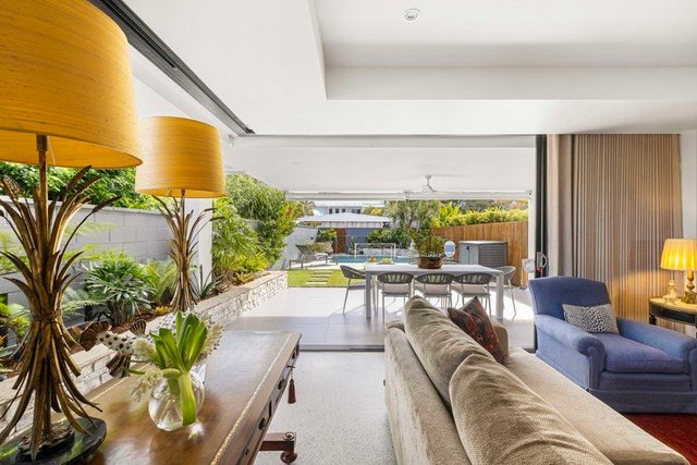 11B Holland Court, QLD 4218