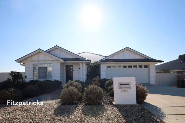 13 Florey Street, NSW 2650