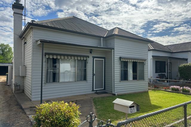 86 Temora Street, NSW 2590