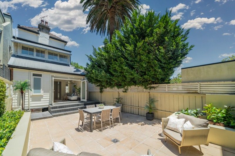 https://images.allhomes.com.au/property/photo/d5a03f88359e39f2b9b41be66d09bb83_hd.jpg