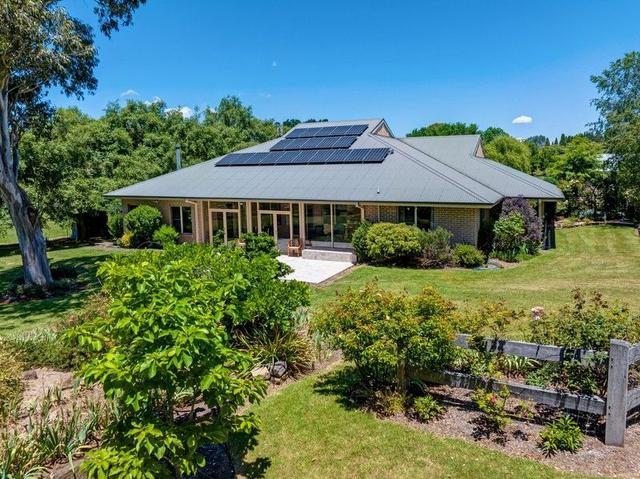 4 Hazelton Dr, NSW 2577