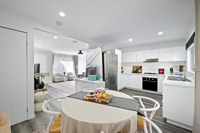 8/24-28 Robert Street, NSW 2750