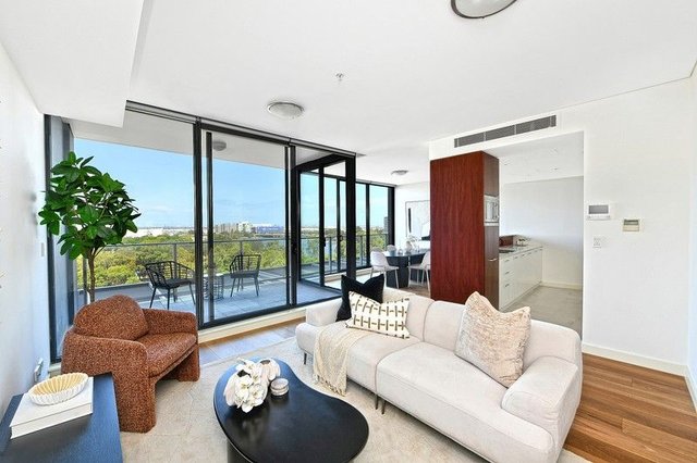 1010/10 Brodie Spark Drive, NSW 2205