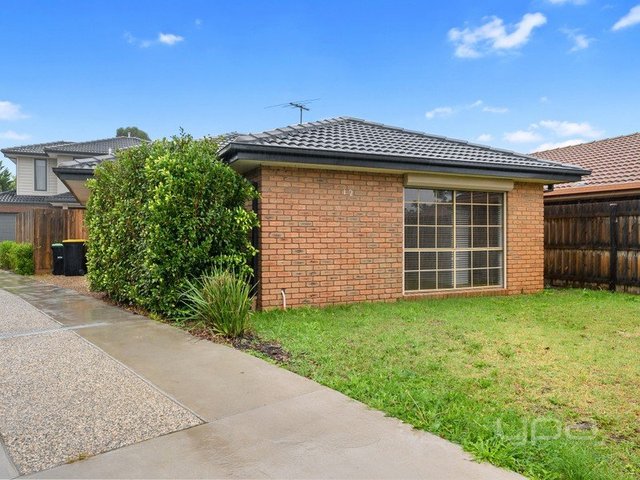 12 Barnong Close, VIC 3337