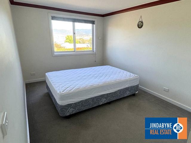 17b Acacia Place, NSW 2627