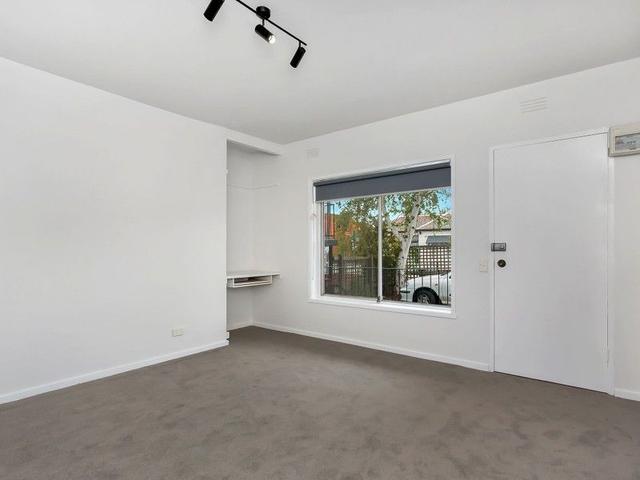 2/33 The Crescent, VIC 3032