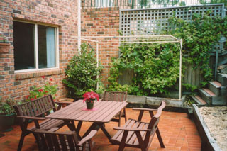 Courtyard (2004-01-04)