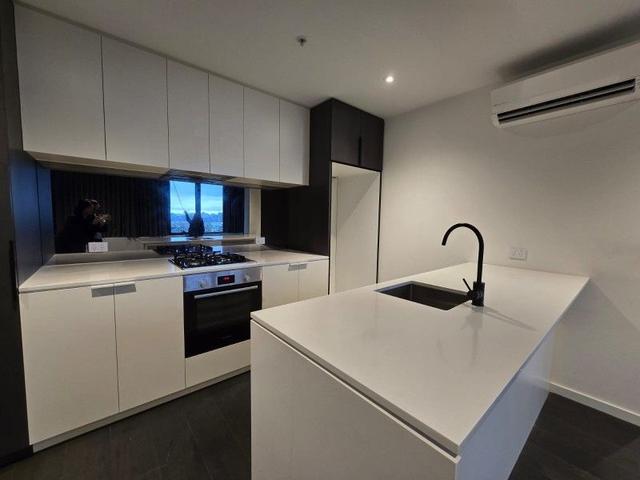 504/5 Joseph Road, VIC 3011