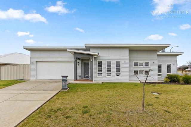 24 Ross Parkway, NSW 2650