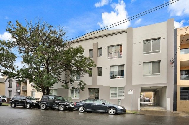 2/17 Renwick Street, NSW 2040