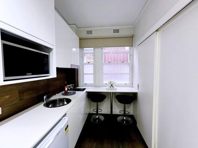 2/405 Bourke Street, NSW 2010