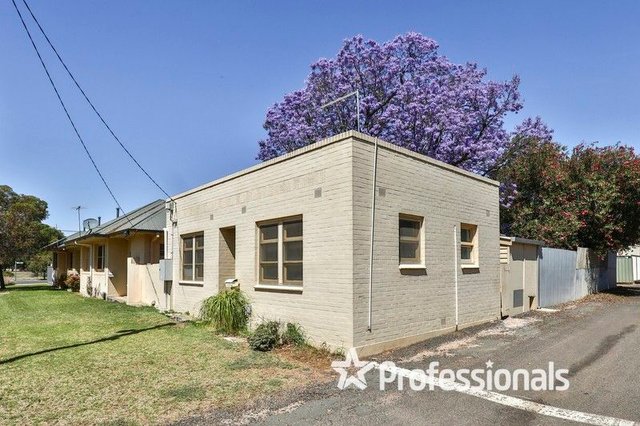 1 Isaacs Lane, VIC 3496