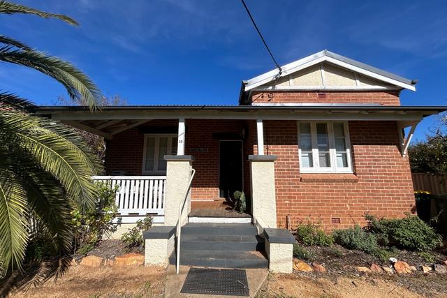 15 Young Street, NSW 2810