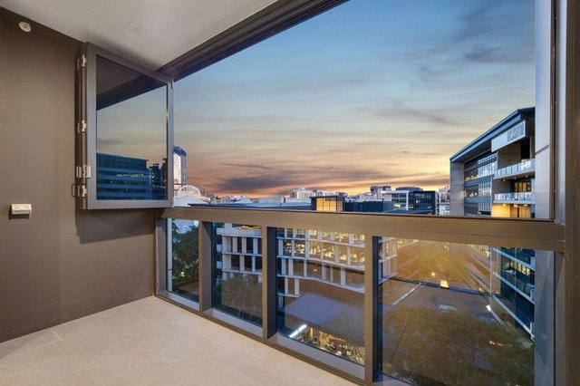 906/111 Melbourne Street, QLD 4101