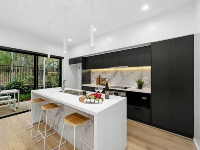 17/906 Hamilton Road, QLD 4053