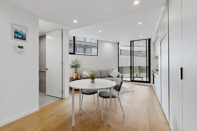 204/1050 Mt Alexander Rd, VIC 3040